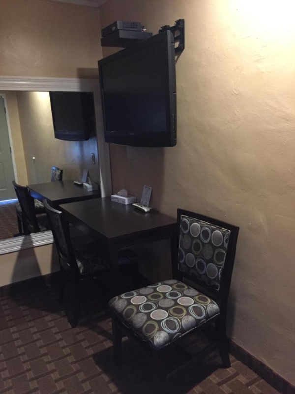 Friendship Motor Inn image 10